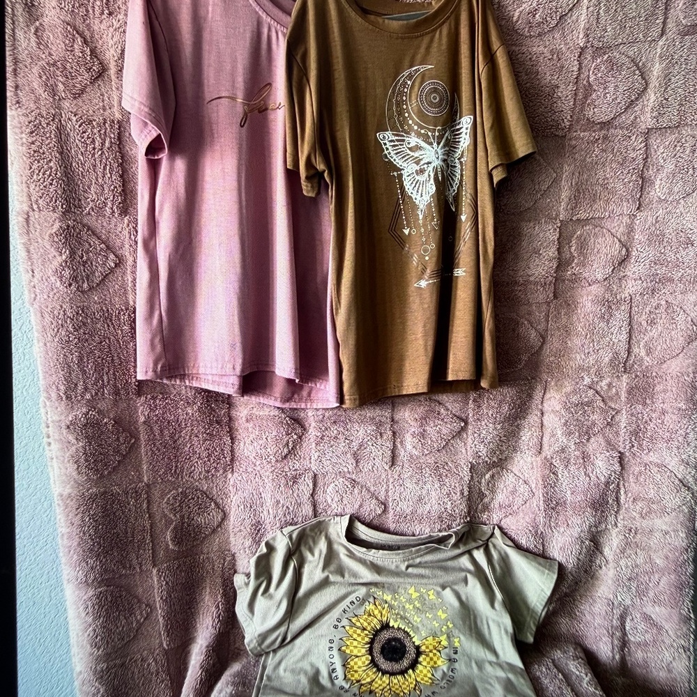 Graphic Tee Bundle – Size Medium